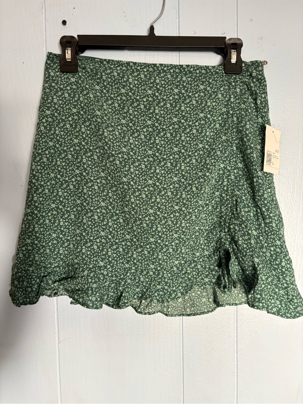 Forever 21 Green Ditsy Floral Ruffle Mini Skirt